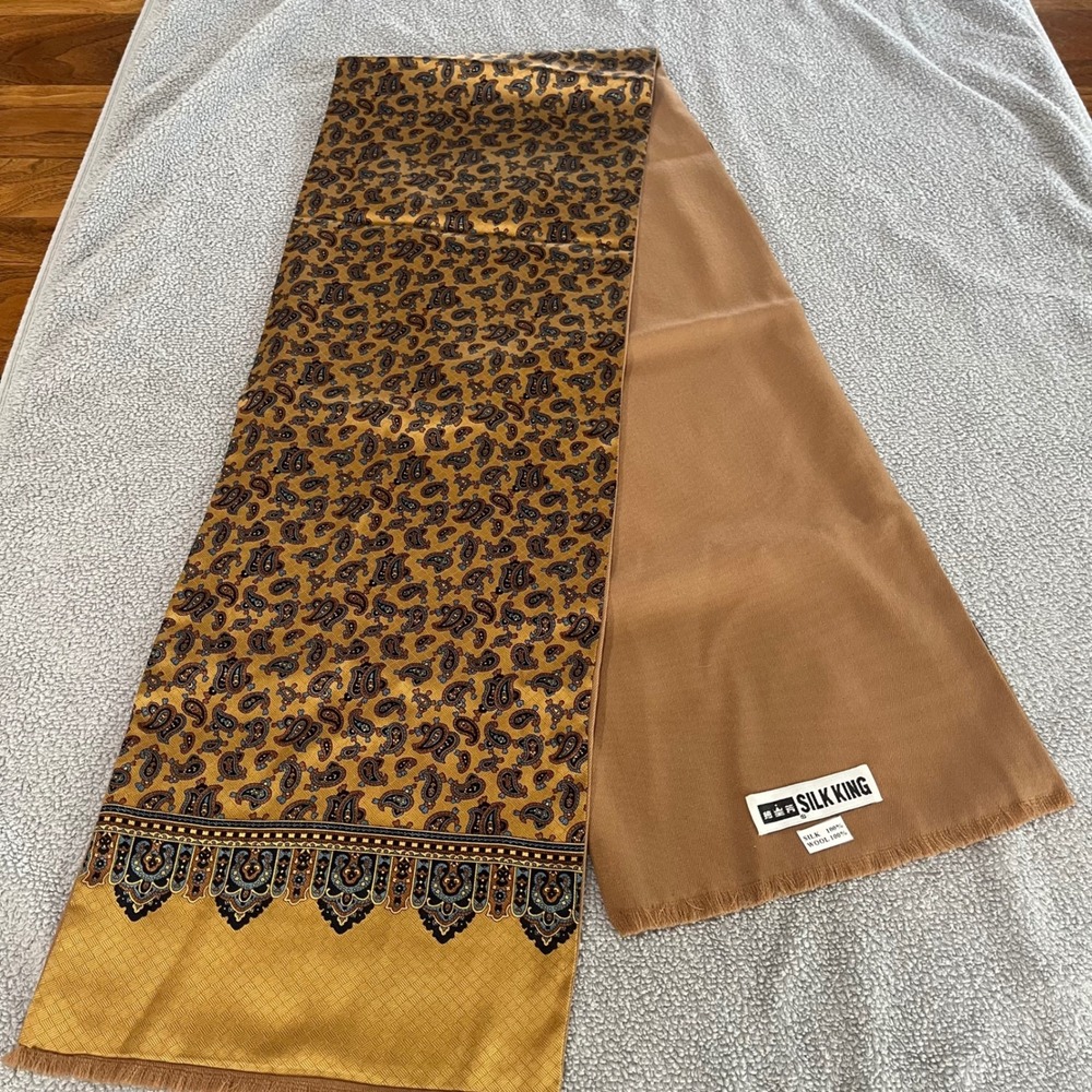 Silk King Mens Reversible Scarf Gold Paisley Silk Camel 100% wool lined fringe